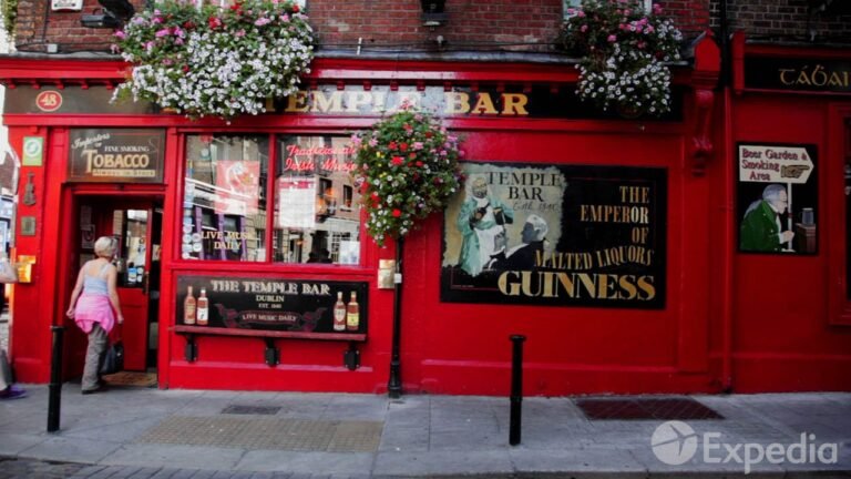 Temple Bar Vacation Travel Guide | Expedia